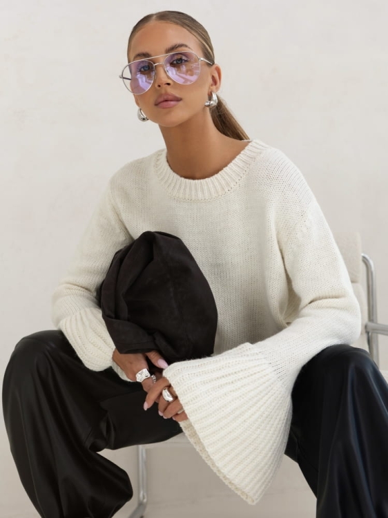 sweter-z-rekawem-w-dzwonki.jpg